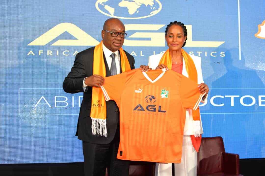 Signature du partenariat entre Africa Global Logistics (AGL) et la Fédération Ivoirienne de Football (FIF), une collaboration stratégique dédiée au rayonnement des équipes nationales et à l'épanouissement des jeunes talents ivoiriens