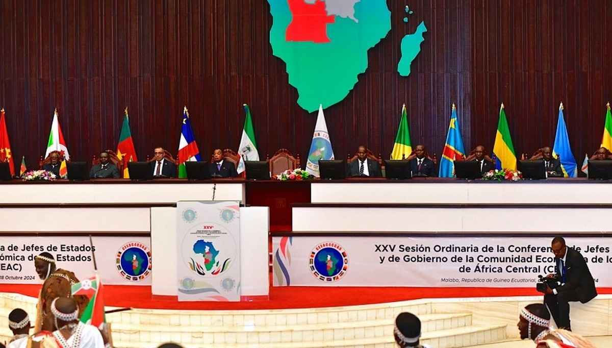 Intégration régionale : Les enjeux de la fusion entre la CEMAC et la CEEAC, un processus complexe visant à harmoniser les institutions économiques et monétaires pour bâtir un marché unifié en Afrique centrale.